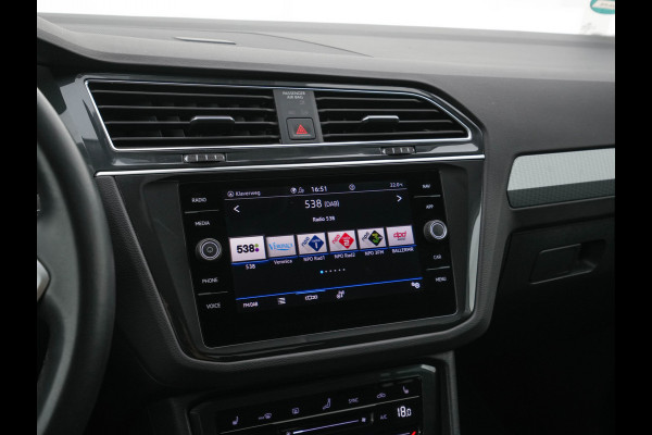 Volkswagen Tiguan 1.5 TSI Life Business Mild-Hybrid (INCL-BTW) Aut. *FULL-LED | ERGONOMIC-SPORTSEATS | KEYLESS | DAB | CARPLAY | ADAPTIVE-CRUISE | PRIVACY-GLASS | NAVI-FULLMAP | DIGI-COCKPIT | SHIFTPADDLES | ECC | HEATED-SEATS | PDC | TOWBAR |