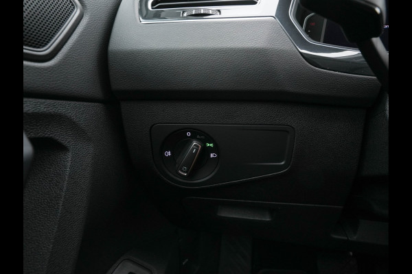 Volkswagen Tiguan 1.5 TSI Life Business Mild-Hybrid (INCL-BTW) Aut. *FULL-LED | ERGONOMIC-SPORTSEATS | KEYLESS | DAB | CARPLAY | ADAPTIVE-CRUISE | PRIVACY-GLASS | NAVI-FULLMAP | DIGI-COCKPIT | SHIFTPADDLES | ECC | HEATED-SEATS | PDC | TOWBAR |