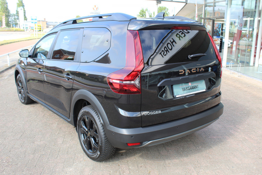 Dacia Jogger 1.0-110pk TCe 110 Extreme+ 7 persoons Zeer nette en erg praktische Dacia ! Autm. airco, metallic lak, stoelverwarming, LM wielen+all season banden, cruise control, pdc v+a, dodehoek assistent, camera, navigatie, telefoonvoorb.,  etc.