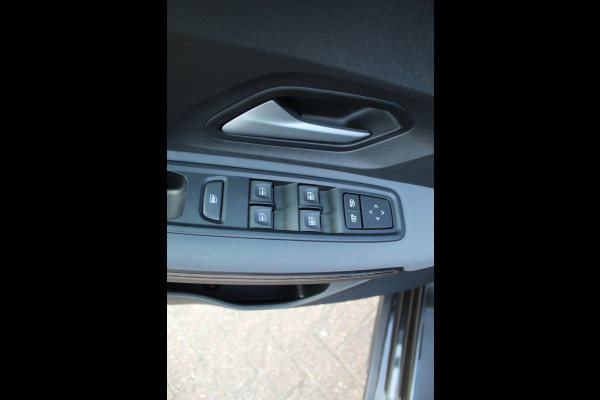 Dacia Jogger 1.0-110pk TCe 110 Extreme+ 7 persoons Zeer nette en erg praktische Dacia ! Autm. airco, metallic lak, stoelverwarming, LM wielen+all season banden, cruise control, pdc v+a, dodehoek assistent, camera, navigatie, telefoonvoorb.,  etc.