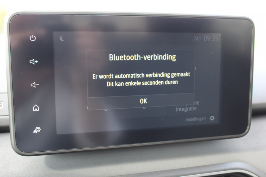 Dacia Jogger 1.0-110pk TCe 110 Extreme+ 7 persoons Zeer nette en erg praktische Dacia ! Autm. airco, metallic lak, stoelverwarming, LM wielen+all season banden, cruise control, pdc v+a, dodehoek assistent, camera, navigatie, telefoonvoorb.,  etc.