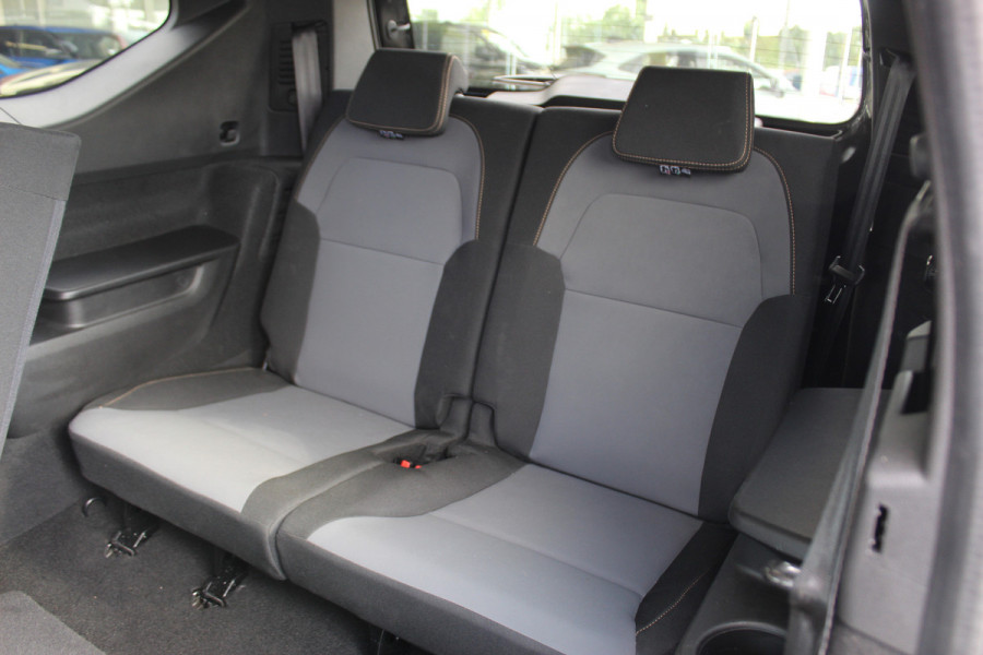 Dacia Jogger 1.0-110pk TCe 110 Extreme+ 7 persoons Zeer nette en erg praktische Dacia ! Autm. airco, metallic lak, stoelverwarming, LM wielen+all season banden, cruise control, pdc v+a, dodehoek assistent, camera, navigatie, telefoonvoorb.,  etc.