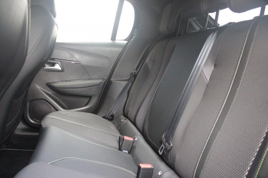 Peugeot 208 1.2 Hybrid 145PK AUTOMAAT GT | CAMERA VOOR + ACHTER | NAVIGATIE | DRAADLOZE APPLE CARPLAY/ANDROID AUTO | FULL LED KOPLAMPEN | LICHTMETALEN VELGEN 17" | DODEHOEK DETECTIE | DRAADLOZE TELEFOONLADER | KEYLESS ENTRY/START | DAB+ RADIO | ADAPTIVE CRUISE CONTROL | CLIMATE CONTROL |