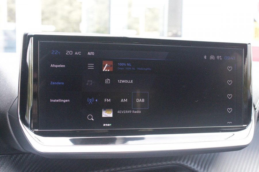 Peugeot 208 1.2 Hybrid 145PK AUTOMAAT GT | CAMERA VOOR + ACHTER | NAVIGATIE | DRAADLOZE APPLE CARPLAY/ANDROID AUTO | FULL LED KOPLAMPEN | LICHTMETALEN VELGEN 17" | DODEHOEK DETECTIE | DRAADLOZE TELEFOONLADER | KEYLESS ENTRY/START | DAB+ RADIO | ADAPTIVE CRUISE CONTROL | CLIMATE CONTROL |