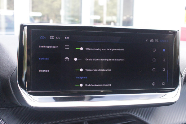 Peugeot 208 1.2 Hybrid 145PK AUTOMAAT GT | CAMERA VOOR + ACHTER | NAVIGATIE | DRAADLOZE APPLE CARPLAY/ANDROID AUTO | FULL LED KOPLAMPEN | LICHTMETALEN VELGEN 17" | DODEHOEK DETECTIE | DRAADLOZE TELEFOONLADER | KEYLESS ENTRY/START | DAB+ RADIO | ADAPTIVE CRUISE CONTROL | CLIMATE CONTROL |