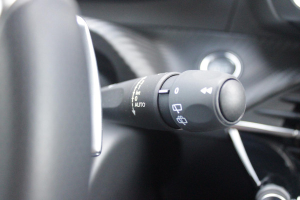 Peugeot 208 1.2 Hybrid 145PK AUTOMAAT GT | CAMERA VOOR + ACHTER | NAVIGATIE | DRAADLOZE APPLE CARPLAY/ANDROID AUTO | FULL LED KOPLAMPEN | LICHTMETALEN VELGEN 17" | DODEHOEK DETECTIE | DRAADLOZE TELEFOONLADER | KEYLESS ENTRY/START | DAB+ RADIO | ADAPTIVE CRUISE CONTROL | CLIMATE CONTROL |