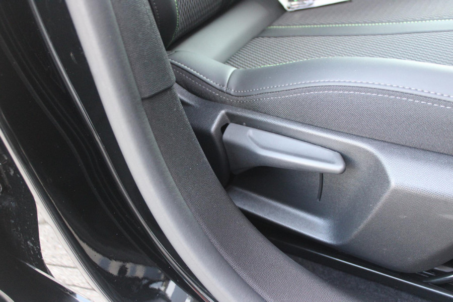 Peugeot 208 1.2 Hybrid 145PK AUTOMAAT GT | CAMERA VOOR + ACHTER | NAVIGATIE | DRAADLOZE APPLE CARPLAY/ANDROID AUTO | FULL LED KOPLAMPEN | LICHTMETALEN VELGEN 17" | DODEHOEK DETECTIE | DRAADLOZE TELEFOONLADER | KEYLESS ENTRY/START | DAB+ RADIO | ADAPTIVE CRUISE CONTROL | CLIMATE CONTROL |