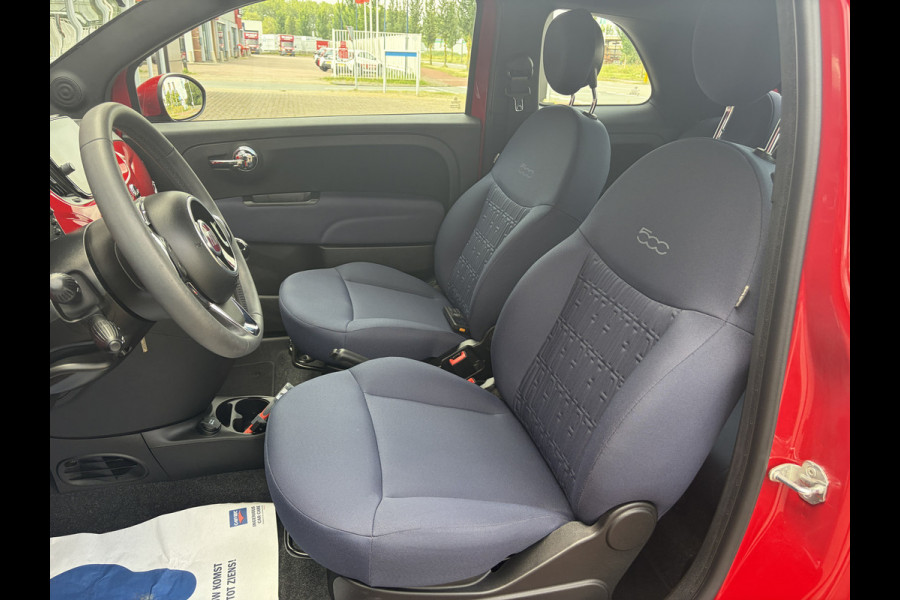 Fiat 500 1.0 Hybrid Club | Parkeersensoren | Apple/Android CarPlay | Licht/Regen Sensor