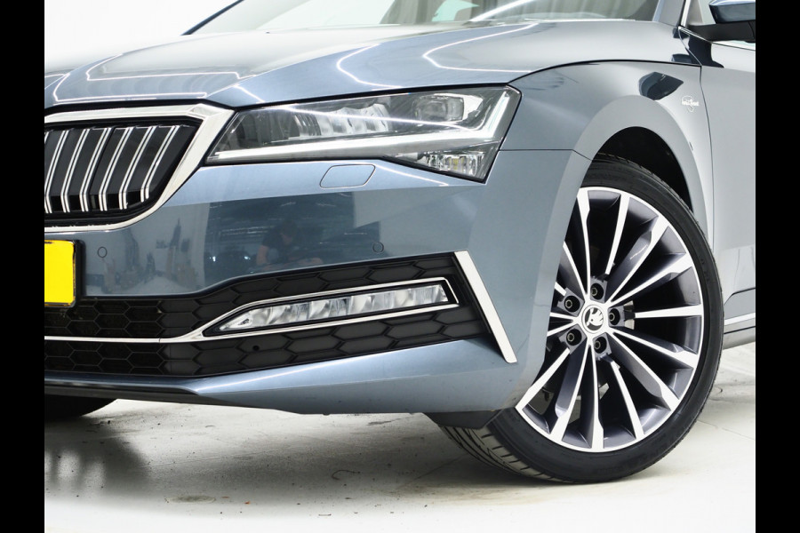 Škoda Superb Combi 1.4 TSI iV Laurin & Klement | Panoramadak | Leder | Trekhaak | Massage | Camera | Keyless | Canton | Carplay