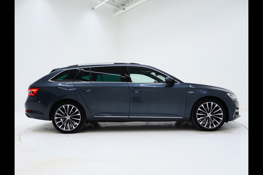 Škoda Superb Combi 1.4 TSI iV Laurin & Klement | Panoramadak | Leder | Trekhaak | Massage | Camera | Keyless | Canton | Carplay