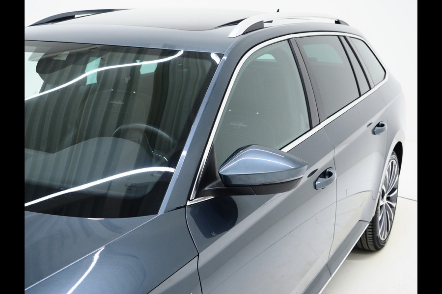Škoda Superb Combi 1.4 TSI iV Laurin & Klement | Panoramadak | Leder | Trekhaak | Massage | Camera | Keyless | Canton | Carplay