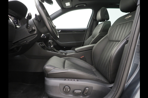 Škoda Superb Combi 1.4 TSI iV Laurin & Klement | Panoramadak | Leder | Trekhaak | Massage | Camera | Keyless | Canton | Carplay