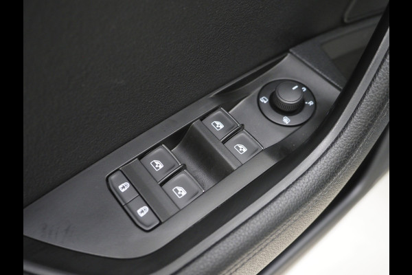 Škoda Superb Combi 1.4 TSI iV Laurin & Klement | Panoramadak | Leder | Trekhaak | Massage | Camera | Keyless | Canton | Carplay
