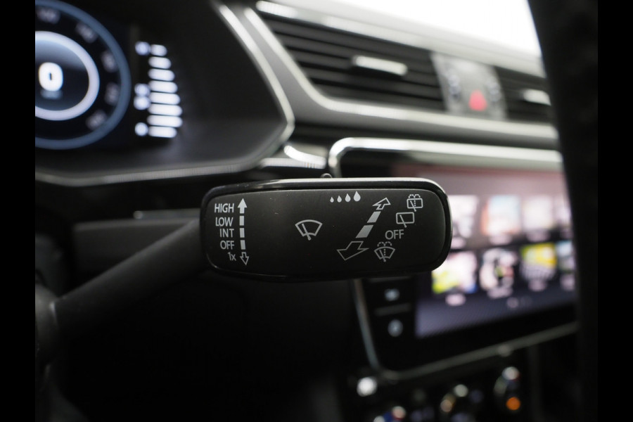 Škoda Superb Combi 1.4 TSI iV Laurin & Klement | Panoramadak | Leder | Trekhaak | Massage | Camera | Keyless | Canton | Carplay