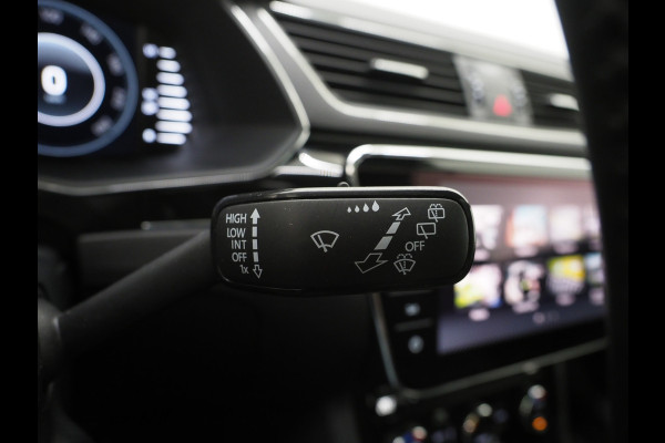 Škoda Superb Combi 1.4 TSI iV Laurin & Klement | Panoramadak | Leder | Trekhaak | Massage | Camera | Keyless | Canton | Carplay