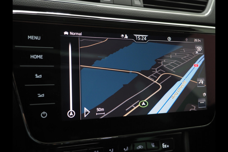 Škoda Superb Combi 1.4 TSI iV Laurin & Klement | Panoramadak | Leder | Trekhaak | Massage | Camera | Keyless | Canton | Carplay