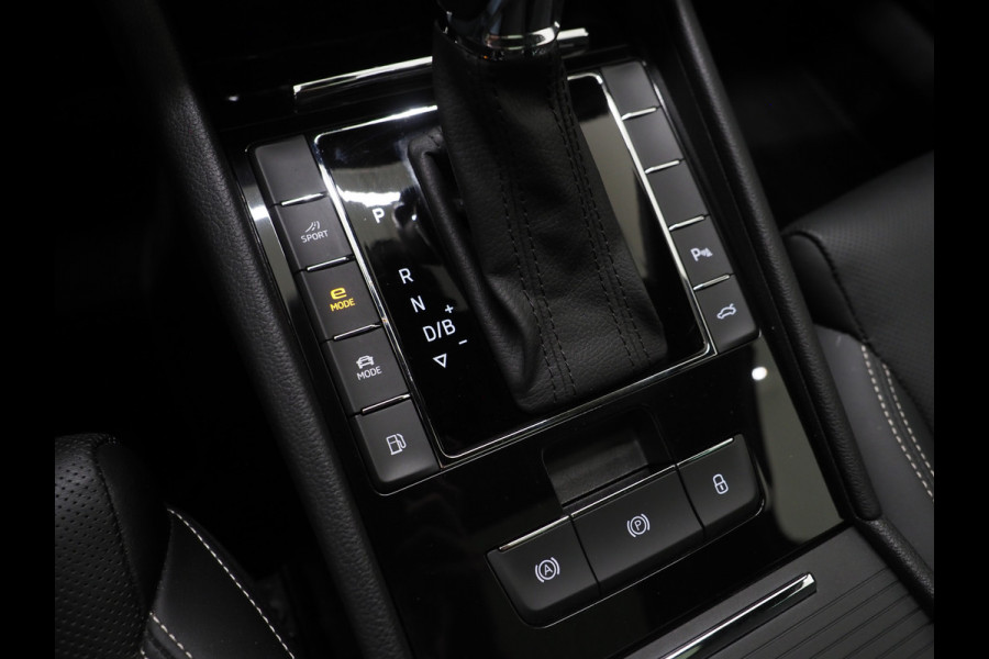 Škoda Superb Combi 1.4 TSI iV Laurin & Klement | Panoramadak | Leder | Trekhaak | Massage | Camera | Keyless | Canton | Carplay
