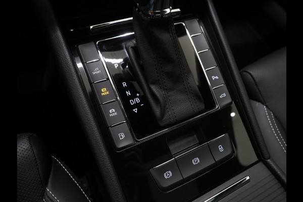 Škoda Superb Combi 1.4 TSI iV Laurin & Klement | Panoramadak | Leder | Trekhaak | Massage | Camera | Keyless | Canton | Carplay