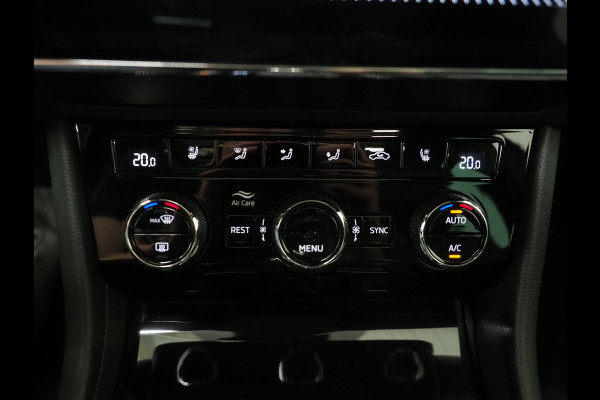 Škoda Superb Combi 1.4 TSI iV Laurin & Klement | Panoramadak | Leder | Trekhaak | Massage | Camera | Keyless | Canton | Carplay