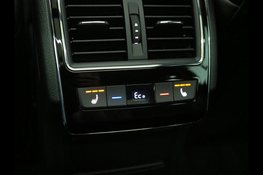 Škoda Superb Combi 1.4 TSI iV Laurin & Klement | Panoramadak | Leder | Trekhaak | Massage | Camera | Keyless | Canton | Carplay