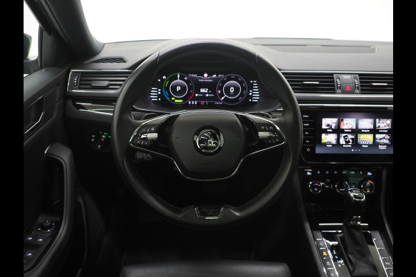 Škoda Superb Combi 1.4 TSI iV Laurin & Klement | Panoramadak | Leder | Trekhaak | Massage | Camera | Keyless | Canton | Carplay