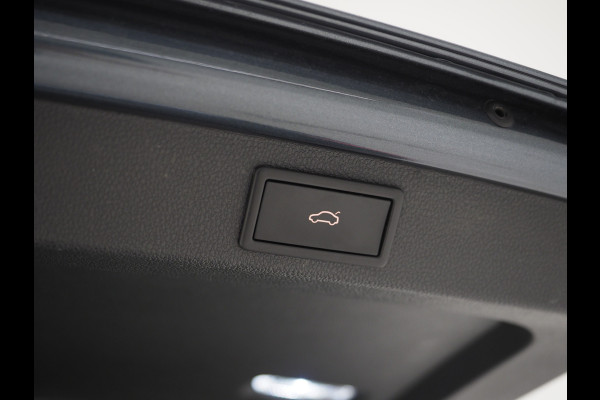 Škoda Superb Combi 1.4 TSI iV Laurin & Klement | Panoramadak | Leder | Trekhaak | Massage | Camera | Keyless | Canton | Carplay