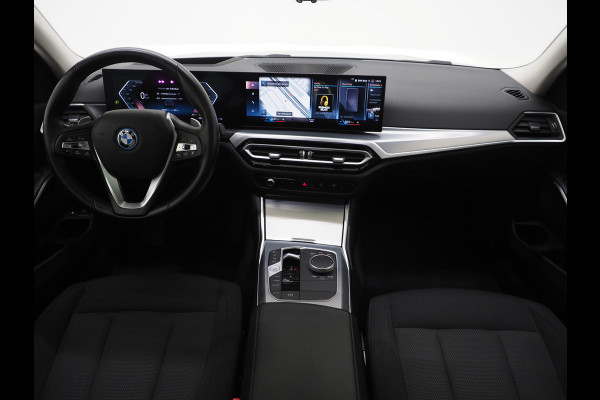 BMW 3 Serie Touring 320e xDrive LCI Shadowline | Panoramadak | LaserLED | HUD | Adaptive Cruise | 360 | Dodehoek | Carplay