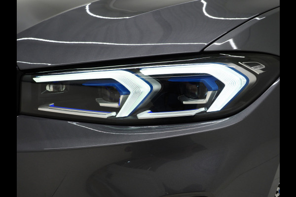 BMW 3 Serie Touring 320e xDrive LCI Shadowline | Panoramadak | LaserLED | HUD | Adaptive Cruise | 360 | Dodehoek | Carplay