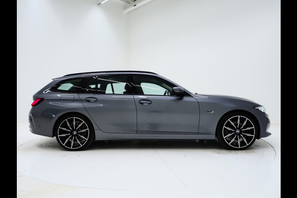 BMW 3 Serie Touring 320e xDrive LCI Shadowline | Panoramadak | LaserLED | HUD | Adaptive Cruise | 360 | Dodehoek | Carplay