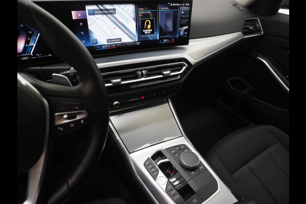BMW 3 Serie Touring 320e xDrive LCI Shadowline | Panoramadak | LaserLED | HUD | Adaptive Cruise | 360 | Dodehoek | Carplay