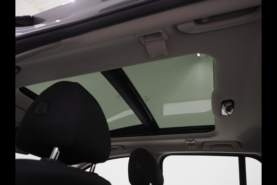 BMW 3 Serie Touring 320e xDrive LCI Shadowline | Panoramadak | LaserLED | HUD | Adaptive Cruise | 360 | Dodehoek | Carplay