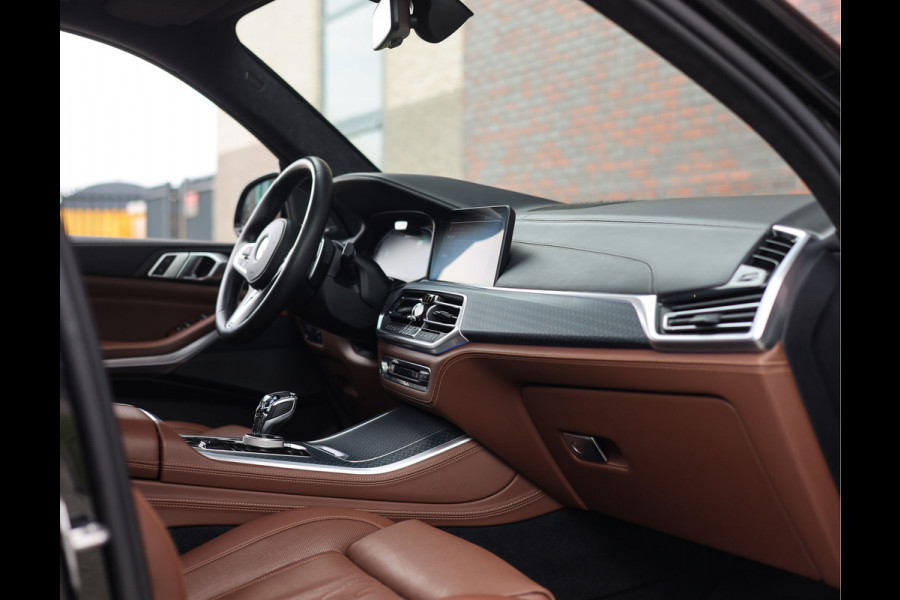 BMW X5 45e xDrive | Sky - HUD - Volleder - Massage