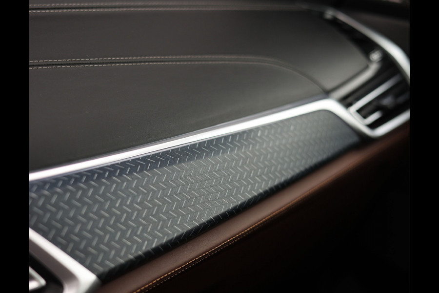 BMW X5 45e xDrive | Sky - HUD - Volleder - Massage