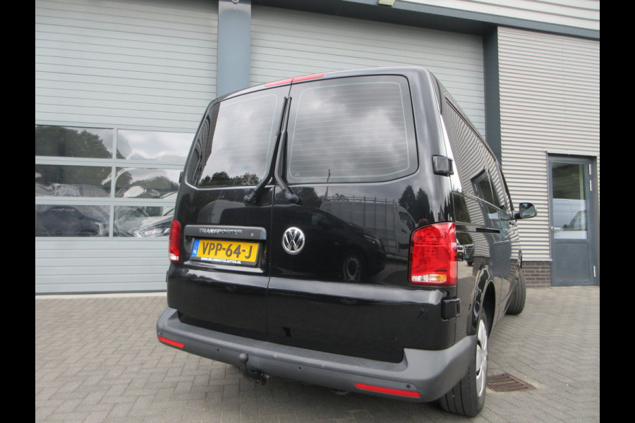 Volkswagen Transporter 2.0 TDI L2, Met Airco, Navigatie, Apple CarPlay, PDC, Trekhaak.