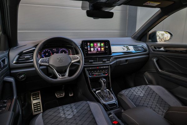 Volkswagen T-Roc 1.5 TSI R-Line Business | KEYLESS | CAMERA | IQ LIGHT | STOEL&STUURVERW | DIGITAL | ELEK KOFFERKLEP |