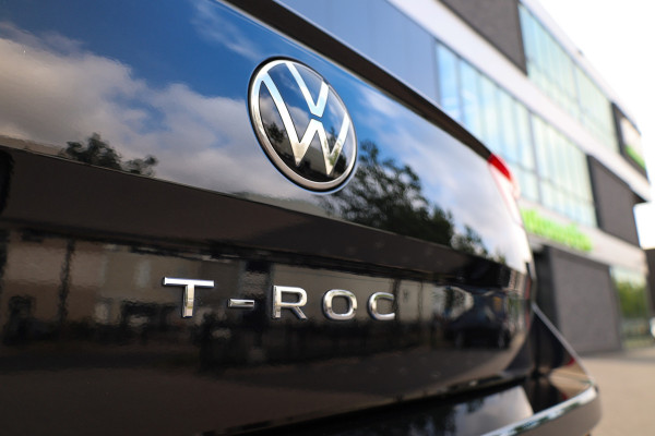 Volkswagen T-Roc 1.5 TSI R-Line Business | KEYLESS | CAMERA | IQ LIGHT | STOEL&STUURVERW | DIGITAL | ELEK KOFFERKLEP |