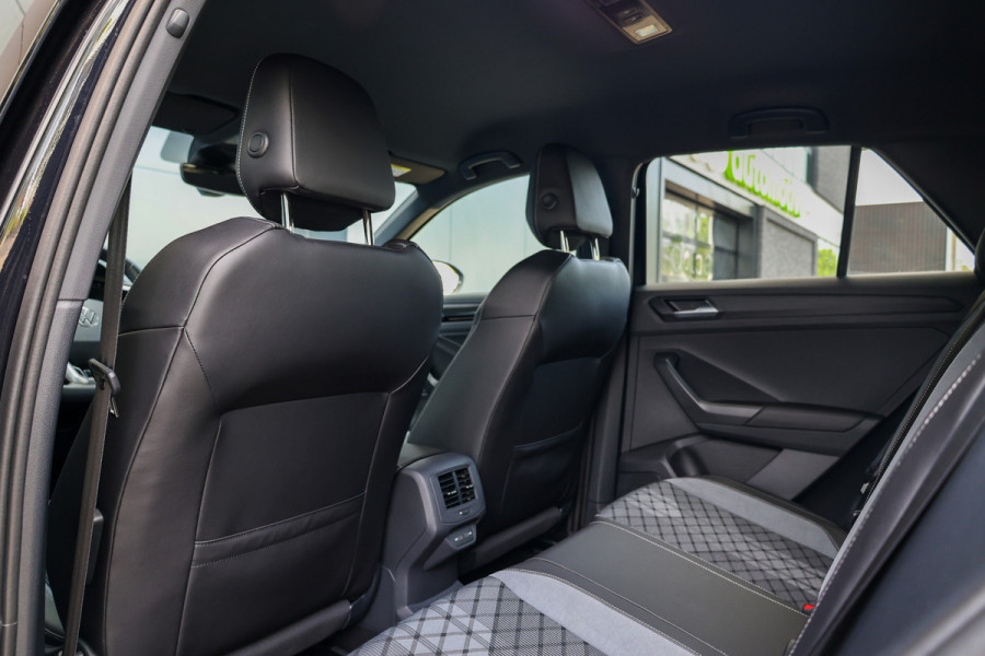 Volkswagen T-Roc 1.5 TSI R-Line Business | KEYLESS | CAMERA | IQ LIGHT | STOEL&STUURVERW | DIGITAL | ELEK KOFFERKLEP |