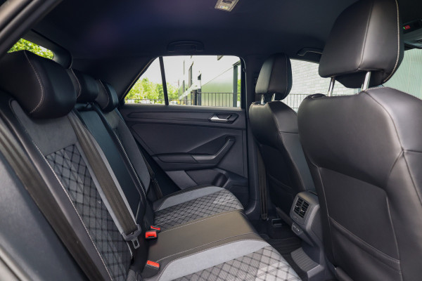 Volkswagen T-Roc 1.5 TSI R-Line Business | KEYLESS | CAMERA | IQ LIGHT | STOEL&STUURVERW | DIGITAL | ELEK KOFFERKLEP |