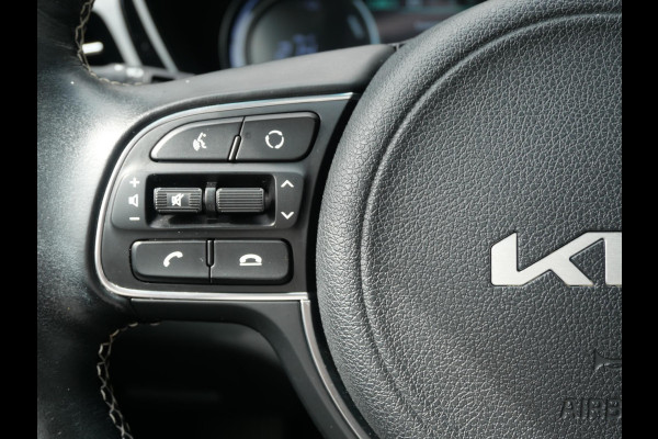 Kia e-Niro DynamicPlusLine 64 kWh | Cruise | Clima | Carplay | Keyless | Schuif-kanteldak | Stoel-stuurverwarming | Navi |