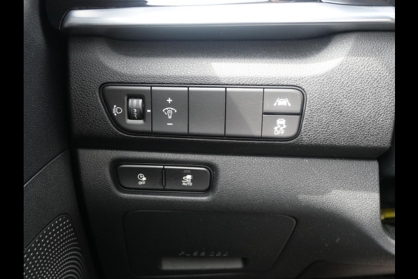 Kia e-Niro DynamicPlusLine 64 kWh | Cruise | Clima | Carplay | Keyless | Schuif-kanteldak | Stoel-stuurverwarming | Navi |