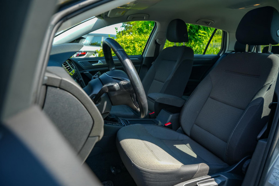 Volkswagen Golf 1.0 TSI Comfortline Adaptive Cruise DAB+ PDC Navigatie Climate Control AUTOMAAT!