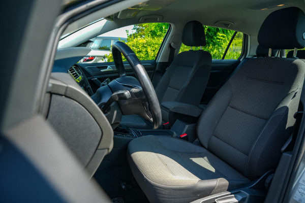Volkswagen Golf 1.0 TSI Comfortline Adaptive Cruise DAB+ PDC Navigatie Climate Control AUTOMAAT!