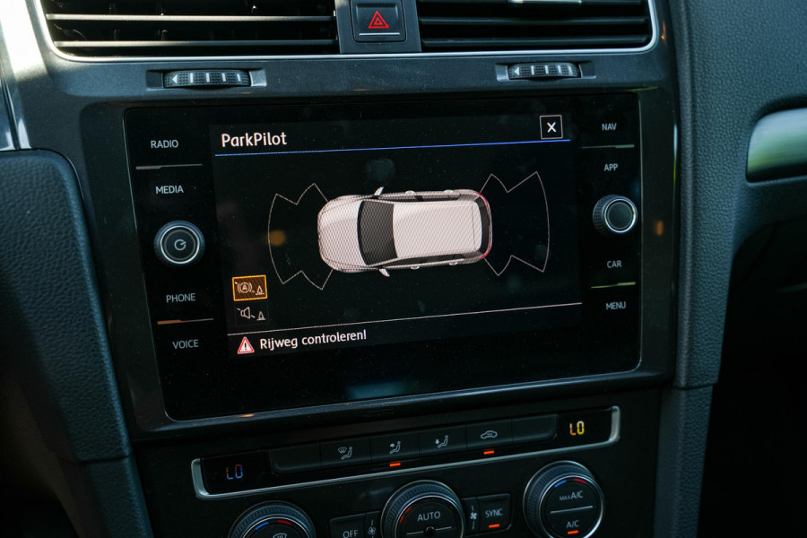 Volkswagen Golf 1.0 TSI Comfortline Adaptive Cruise DAB+ PDC Navigatie Climate Control AUTOMAAT!