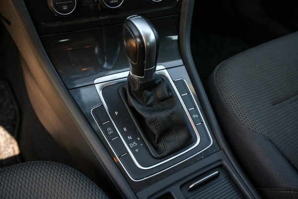 Volkswagen Golf 1.0 TSI Comfortline Adaptive Cruise DAB+ PDC Navigatie Climate Control AUTOMAAT!