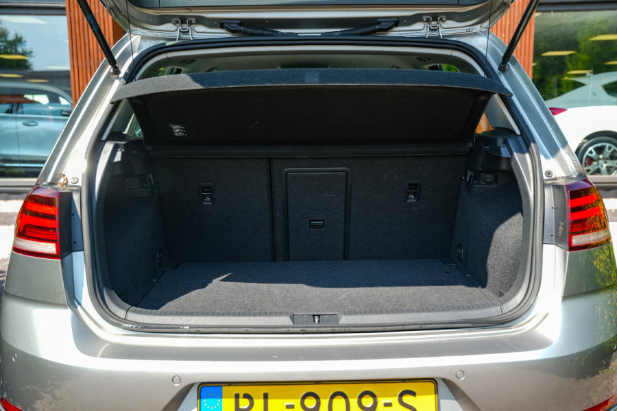 Volkswagen Golf 1.0 TSI Comfortline Adaptive Cruise DAB+ PDC Navigatie Climate Control AUTOMAAT!