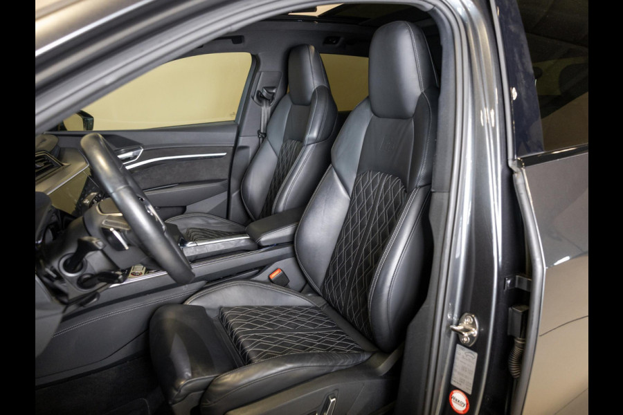 Audi e-tron S quattro 95 kWh SOH 89% / 503pk / NAP / Panorama dak / Rondomzicht camera / Kuipstoelen /