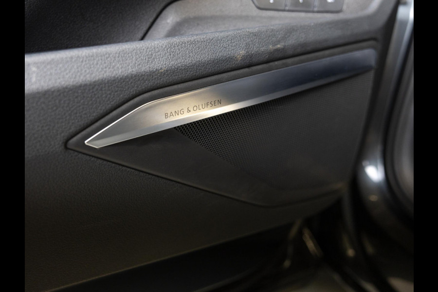 Audi e-tron S quattro 95 kWh SOH 89% / 503pk / NAP / Panorama dak / Rondomzicht camera / Kuipstoelen /