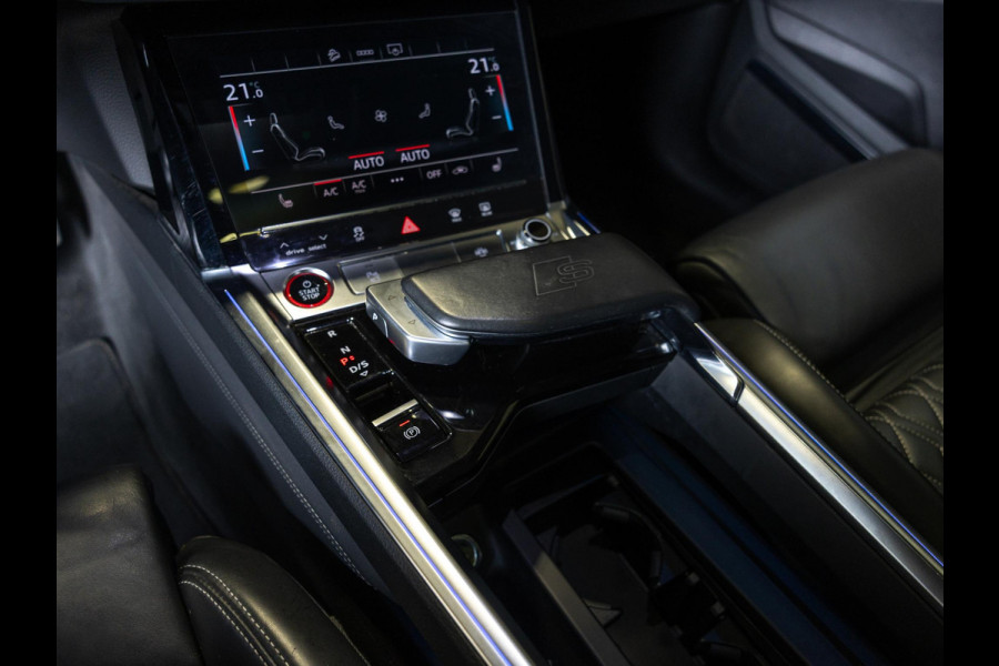 Audi e-tron S quattro 95 kWh SOH 89% / 503pk / NAP / Panorama dak / Rondomzicht camera / Kuipstoelen /