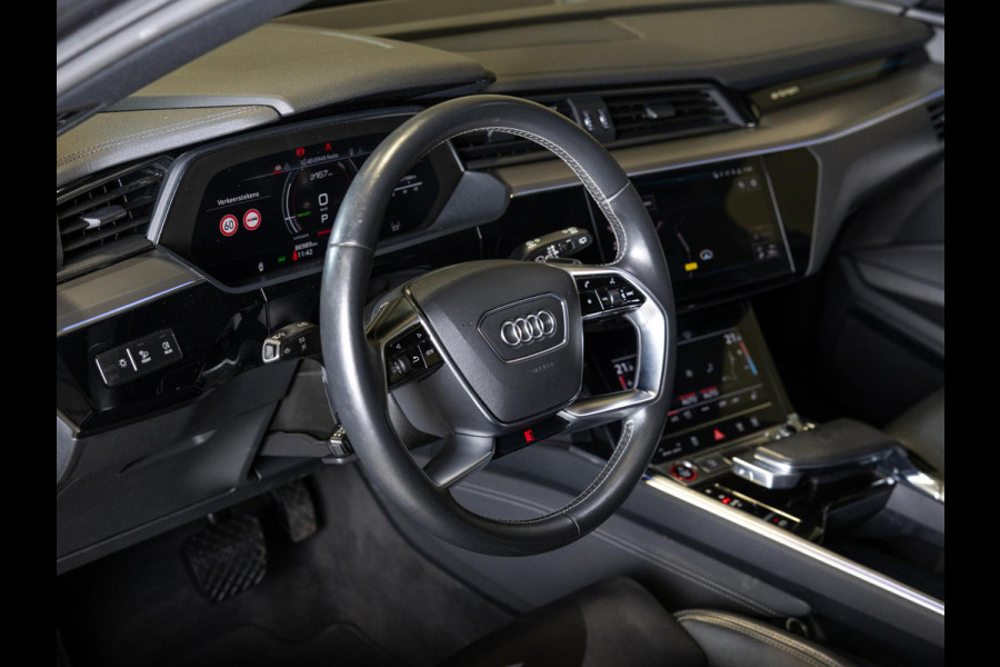 Audi e-tron S quattro 95 kWh SOH 89% / 503pk / NAP / Panorama dak / Rondomzicht camera / Kuipstoelen /