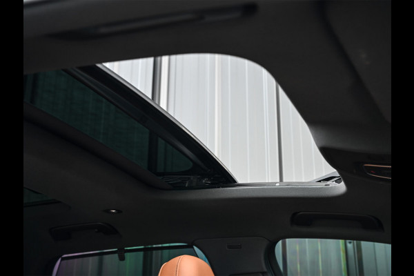 Audi A6 Avant RS 6 TFSI quattro | Panoramadak | Achterasbesturing | 360 Camera | HUD | B&O | Carbon Inleg | Sportdifferentieel | Stoelverwarming + Ventilatie | Luchtvering | Soft Close | Stuurverwarming |